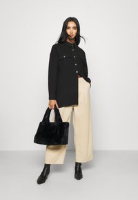 Noisy May NMFLANNY LONG SHACKET - Giacca leggera - black