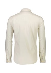 Camicia a manica lunga di un leggero color crema, realizzata in cotone, con colletto classico e polsini con bottoni, caratterizzata da una texture liscia e un design semplice.