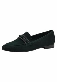 Zaļas zamša mokasīnas ar zemu papēdi, ar dekoratīvu pelēku auklu detaļu priekšpusē un elegantu, noapaļotu pirkstu dizainu.