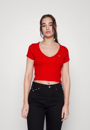 ESSENTIAL  - T-shirts - deep crimson