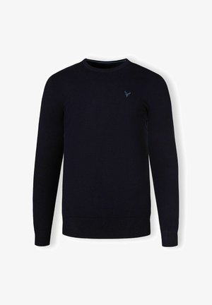 Suéter de cuello redondo color azul marino, hecho de un suave tejido de punto, con mangas largas y un pequeño acento de logo azul claro en el pecho.