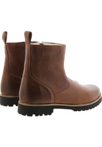 Botas de tobillo de cuero marrón con un acabado texturizado, paneles laterales elásticos y lengüetas de tirón. La suela es de goma negra con tacos de tracción.