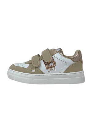 Sneaker beige e bianche con due cinturini in Velcro, punta perforata e un'accensione luccicante "B LOVE" di lato. Suola in gomma.
