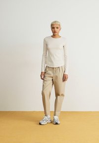 New Balance MICRO LONG SLEEVE - Μπλούζα με μακριά μανίκια - linen