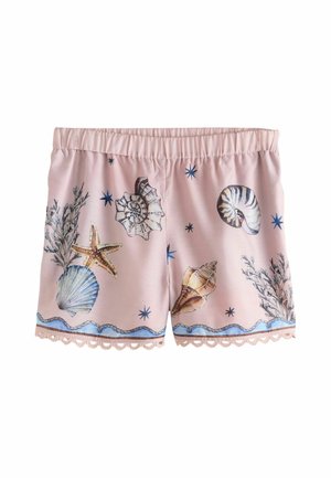 Shorts roses à taille élastique avec des motifs sur le thème de la mer incluant des étoiles de mer, des coquillages, des algues, des étoiles bleues et un bord en dentelle festonnée à l’ourlet.