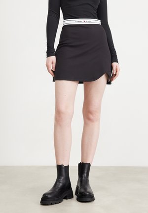 A-linjainen hame - black