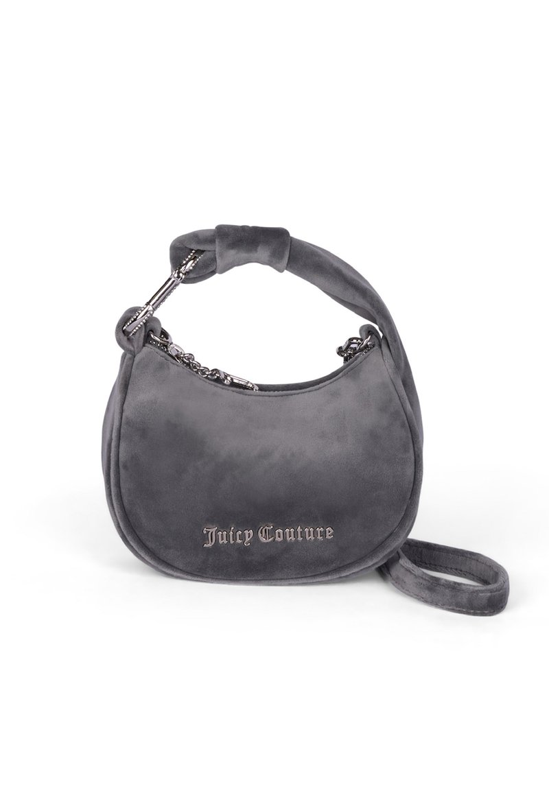 Borsa in velluto grigia con una forma curva, manico imbottito e dettagli in catena, caratterizzata dal logo "Juicy Couture" in argento sul davanti.