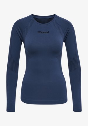 T-shirt de sport à manches longues bleu marine en tissu extensible, avec une coupe ajustée, un logo brodé et des détails texturés sur les manches.