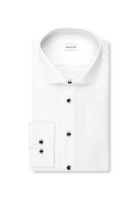 Hvid langærmet kjoleskjorte foldet med sorte knapper ned foran og på manchet, åben krave, på hvid baggrund.