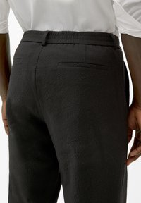 s.Oliver Chino - schwarz