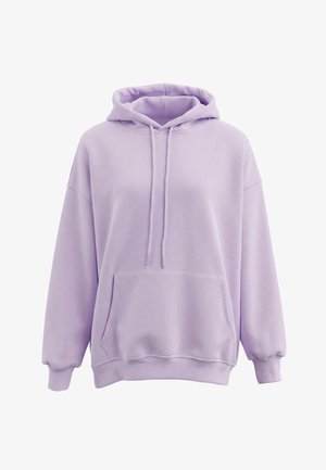 Jasnofioletowa, oversize bluza z kapturem z przednią kieszenią typu kangur, sznurkiem przy kapturze oraz ściągaczami na mankietach i na dole, przedstawiona na białym tle.