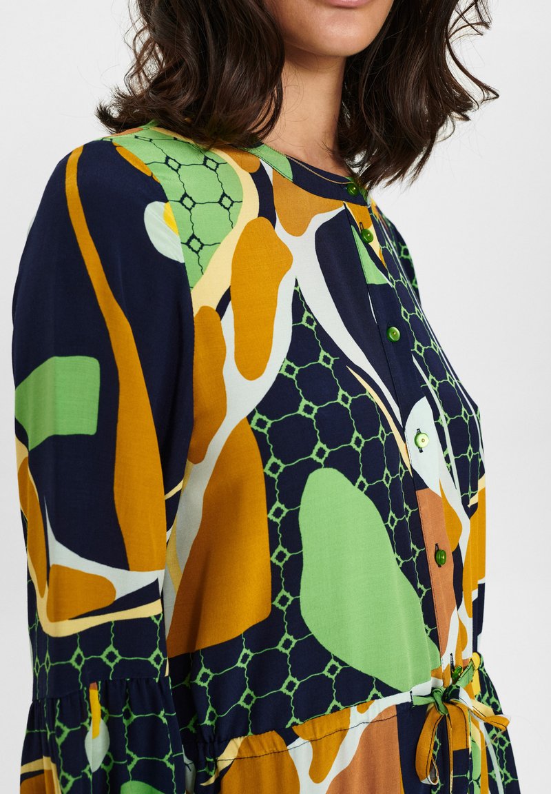 Damen Freizeitkleider | Nümph NUCASEY Blusenkleid foliage/grün - TT93731 Damen Freizeitkleider | Nümph NUCASEY Blusenkleid foliage/grün - TT93731