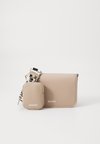 BEL CROSSBODY FLAP - Skulderveske - dark beige