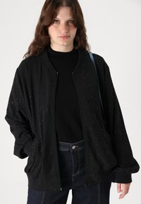ONLY Carmakoma CARJOSEE METTA LIFE  - Bomber tipa jaka - black