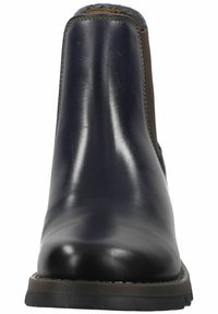 Bota de cuero azul marino hasta el tobillo con un acabado liso, paneles laterales elásticos y puntera redondeada. Suela texturizada para mayor agarre.