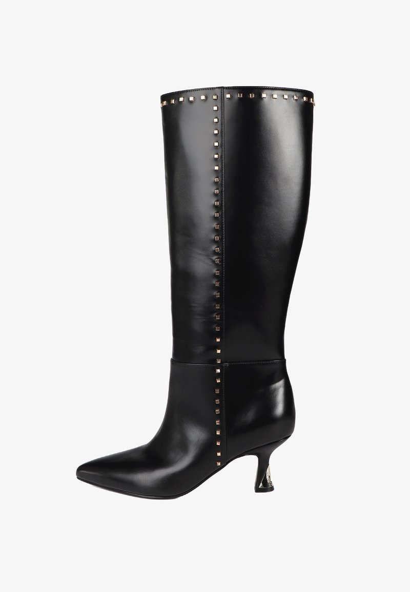 LOLA CASADEMUNT - Kozaki