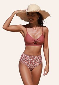 Cupshe TWIST KEYHOLE FLORAL SET - Bikiny - red