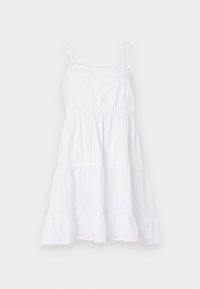 Biała sukienka bez rękawów z regulowanymi ramiączkami, marszczonym pasem, warstwowym falbanowym dołem i gładką bawełnianą teksturą.