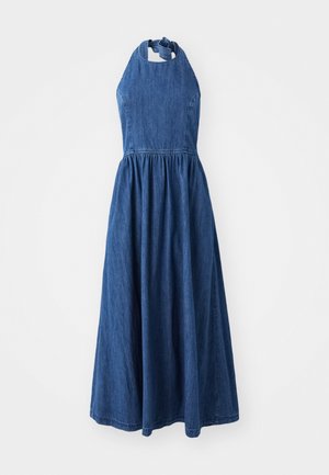 Denim Halterneck-Kleid mit körperbetontem Oberteil und fließendem Rock, ausgestattet mit einer taillierten Taille und einer Schleifenverzierung am Hals.