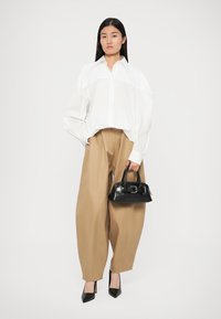 Viktor&Rolf BALLOON TROUSERS - Pantalones - brown