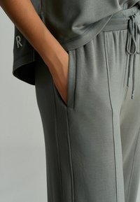 B by Ted Baker WIDE LEG REGULAR FIT - Teplákové kalhoty - grey