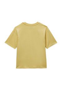 T-shirt jaune à manches courtes en tissu lisse, avec un col rond et une coupe décontractée. Design simple, sans motifs ni accents.