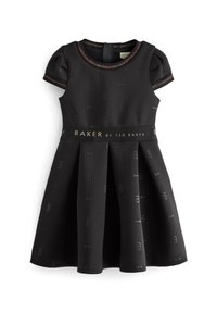 Czarna sukienka z krótkimi puff sleeves, ozdobiona wytłoczonymi wzorami "B" oraz kokardkami, z dekoracyjnym pasem w czytelnym napisem "BAKER by TED BAKER."