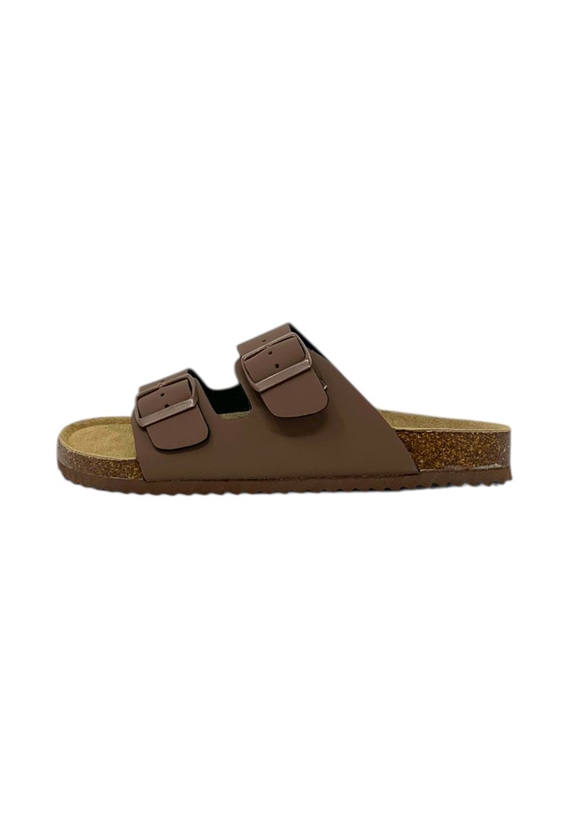 Sandalo marrone slip-on con due cinturini regolabili, soletta in sughero e suola in gomma testurizzata. Materiale superiore liscio con finitura opaca.