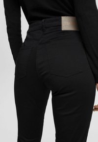 Esprit Collection Tygbyxor - black