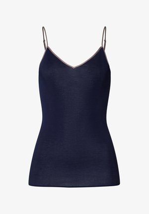 Top sin mangas de color azul marino con tirantes delgados, escote en V y una textura suave. Presenta un ribete más claro a lo largo del escote.