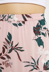 Vero Moda Gonna a campana - light pink
