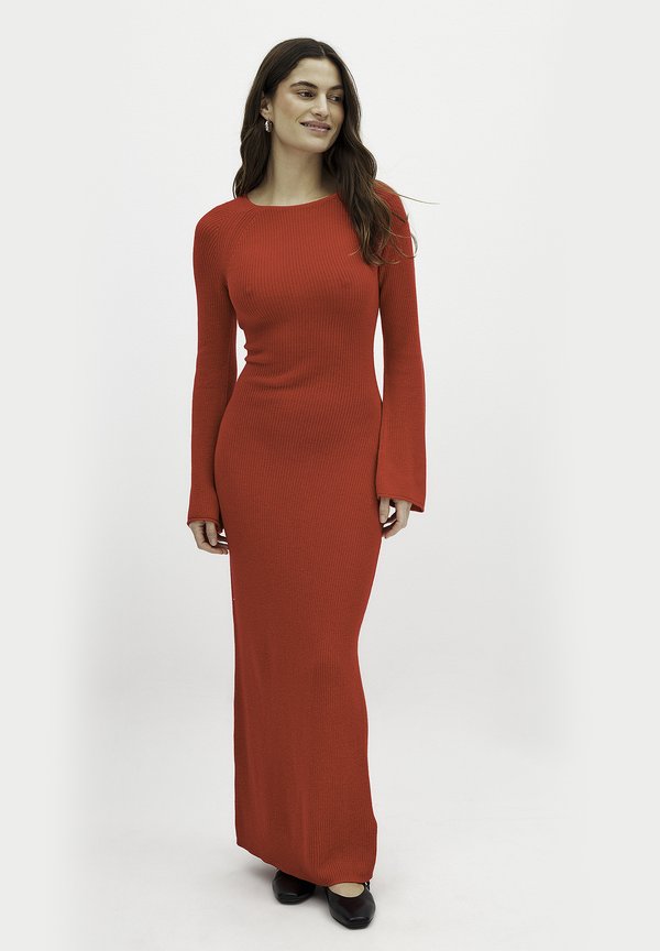 OPEN BACK DETAIL - Strickkleid