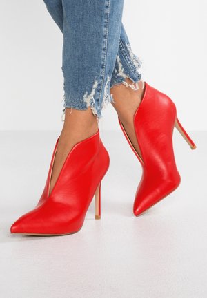 Bottines à talons hauts - red