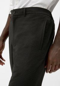 s.Oliver Chino - schwarz