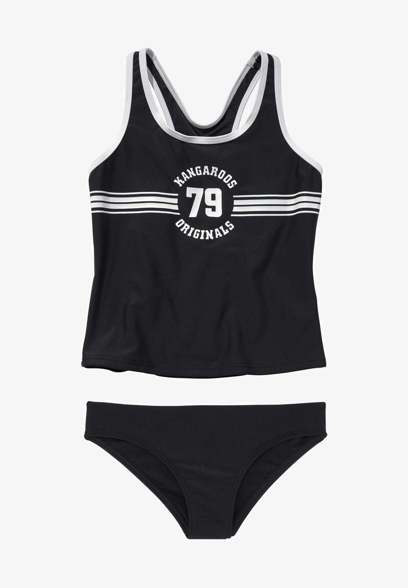 Schwarzes Schwimmtanktop mit weißen Streifen und dem Logo "KANGAROOS ORIGINALS 79", kombiniert mit passendem schwarzen Bikiniunterteil. Glattes Material, sportliches Design.
