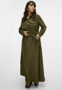 Vero Moda Curve ILJA LANGES - Maxiklänning - olive night