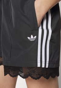 adidas Originals LACE TRIM 3-STRIPES - Calções - black