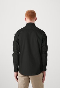 Twisted Tailor LUIZZI - Ing - black