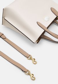 COACH WILLOW TOTE - Bolso de mano - chalk multi