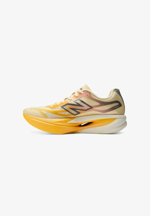 New Balance, SUPERCOMP ELITE V6 - Hardloopschoenen voor op de weg - satsuma orange pink lemonade