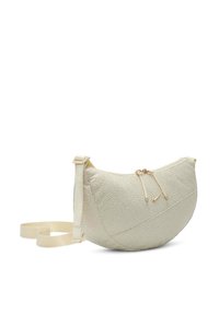 Borsa texturizzata di colore crema con una forma curvata e tracolla regolabile, caratterizzata da una cerniera dorata e dettagli decorativi in corda.