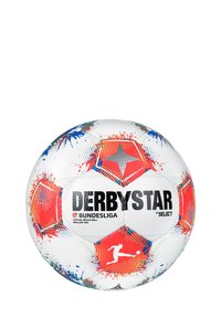 Pallone da calcio bianco con design a macchie rosse e blu, caratterizzato da un motivo a stelle, marchio "DERBYSTAR" e superficie liscia e texturizzata.