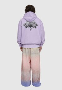 Lost Youth DRIPPING HEART  - Felpa con cappuccio - lilac