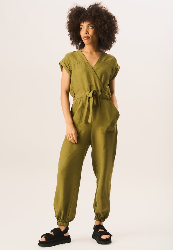 WAIST TIE POCKET DETAIL PLAY - Jumpsuit - khaki