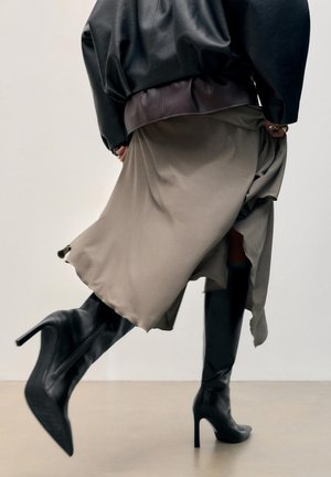 PULL&BEAR Saappaat - black