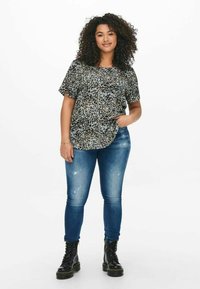 ONLY Carmakoma CARVICA LIFE  - T-shirt med print - cloud dancer