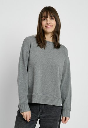 - Sweter