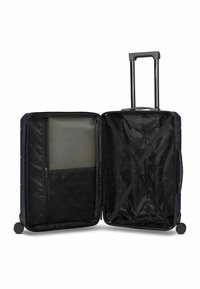 Maleta rígida de color azul marino con asa retráctil, ruedas dobles, bolsillo interior de malla y correas elásticas cruzadas para asegurar el contenido.