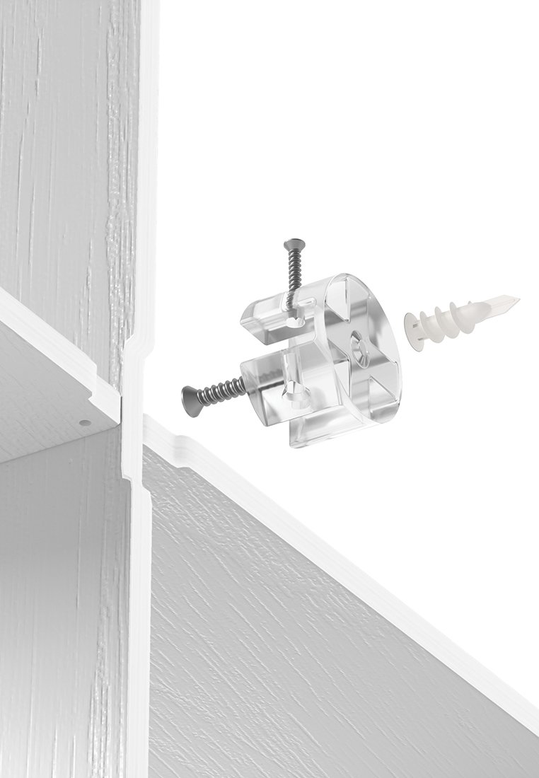 Connettore in plastica trasparente con viti in argento e un tassello bianco, posizionato tra due pannelli bianchi texturizzati, che mette in evidenza la sua funzione di assemblaggio.