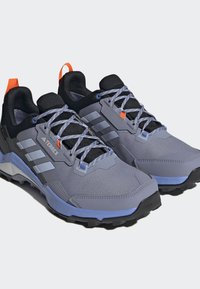Adidas Terrex Trekingové boty - silver violet blue dawn core black